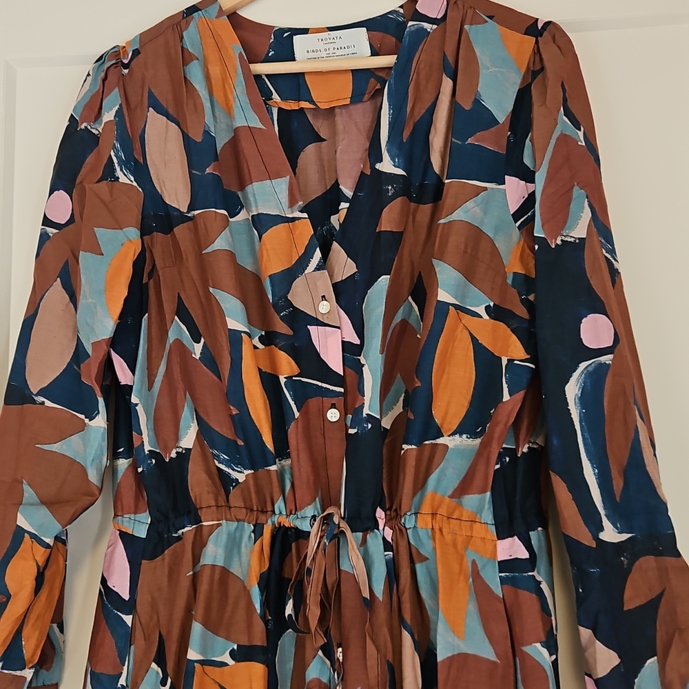 Trovata Ainsley Dress in Foliage Print - Picture 5 of 9